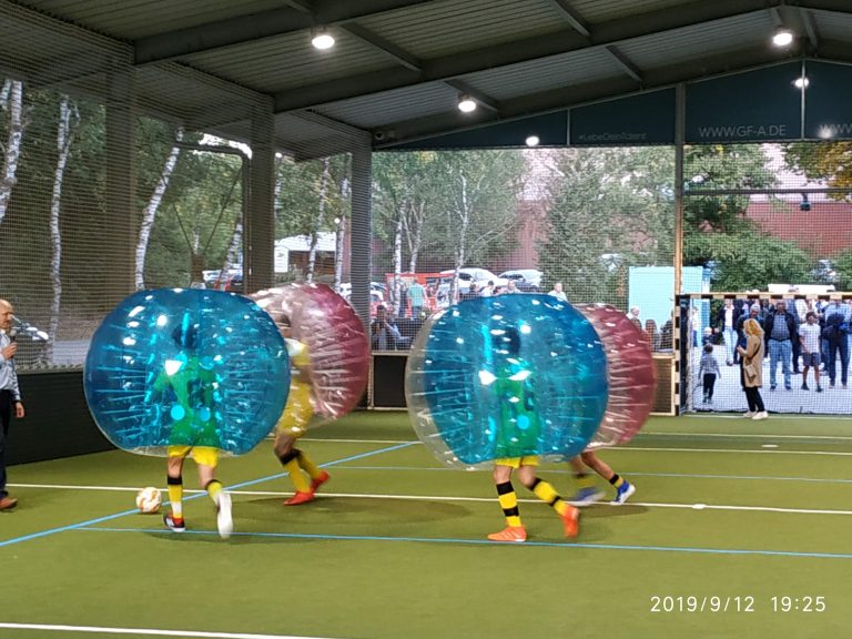 Bubble Soccer in der GFA Arena Simmern